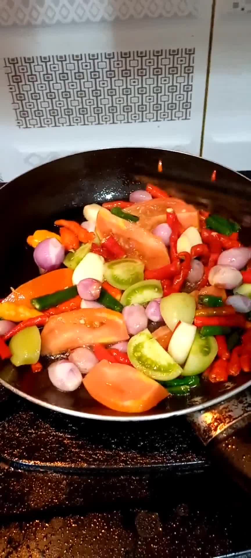 Foto langkah ke 1 dari resep Sambal Tempe Petai Kemangi.
