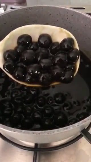 Gambar langkah 4 resipi Black Tapioca Pearl (Boba).