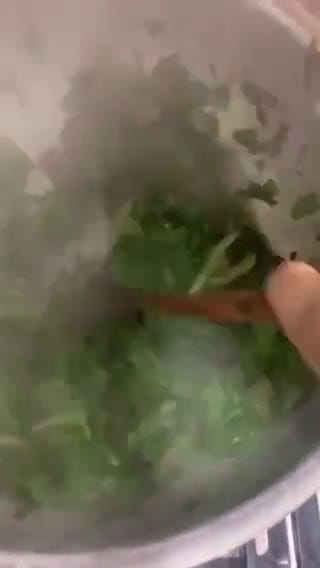 A picture of step 3 of Palak Gosht.