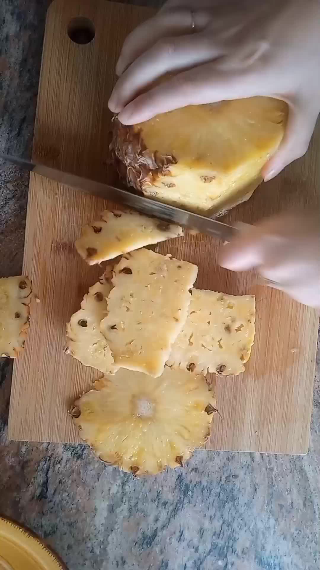 Foto del paso 1 de la receta: Flan de piña 🍮 🍍