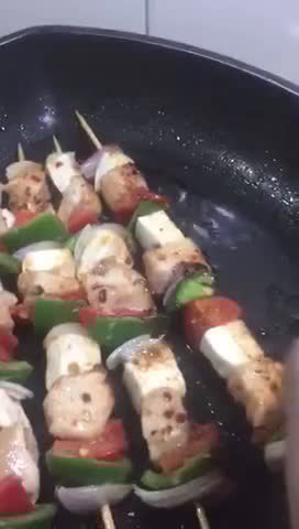 A picture of step 3 of Chicken shashlik with cottage cheese serve with fried rice.