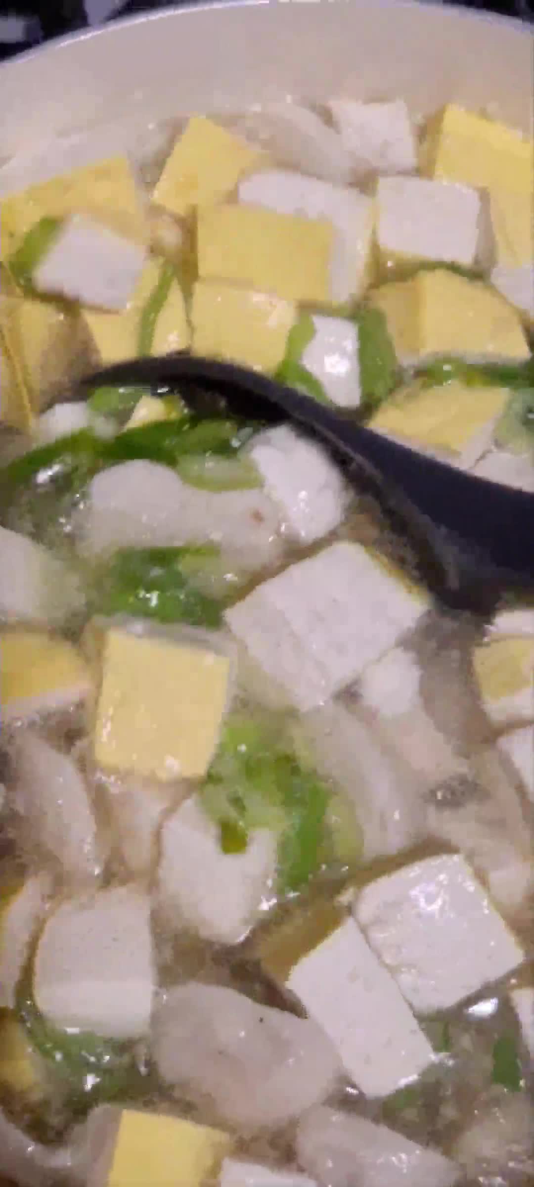 Foto langkah ke 3 dari resep Soup Tahu Bakso, Menu Sahur Kilat.