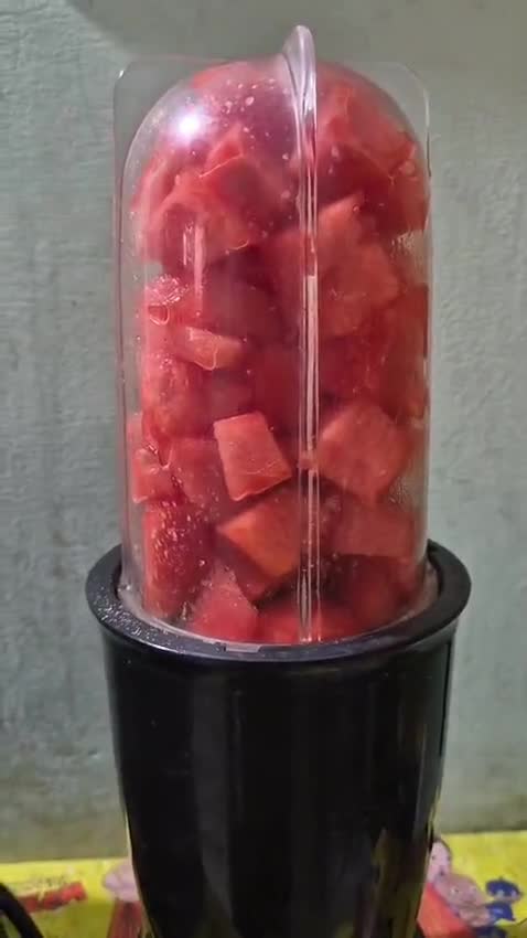 वॉटरमेलन बेसिल लेमोनेड शॉट‍‍‍स (WaterMelon Basil Lemonade) रेसिपी चरण 3 फोटो