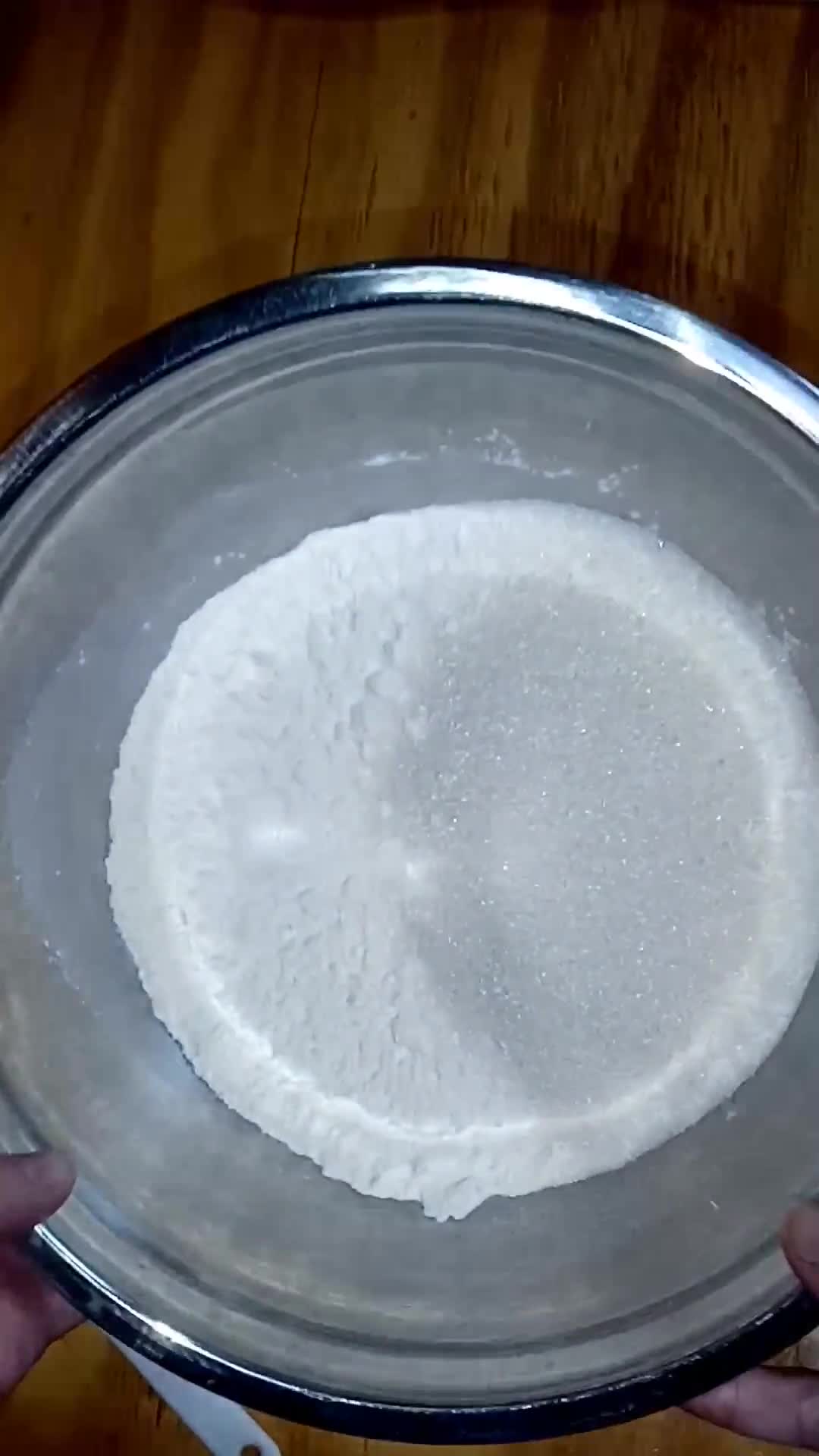 Foto del paso 1 de la receta: Torta 80 golpes con harina leudante