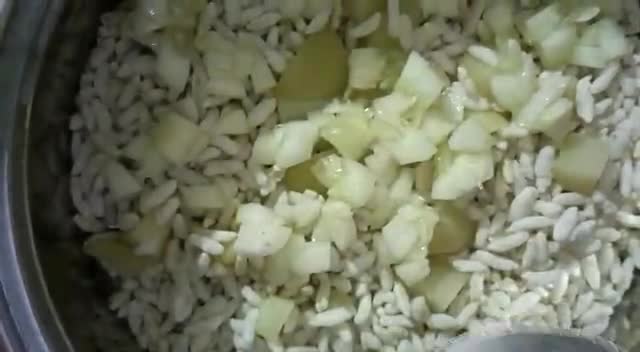 झालमुड़ी (Jhal Muri recipe in Hindi) रेसिपी चरण 2 फोटो