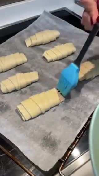 Foto del paso 3 de la receta: Croissant relleno de chocolate blanco y Oreo