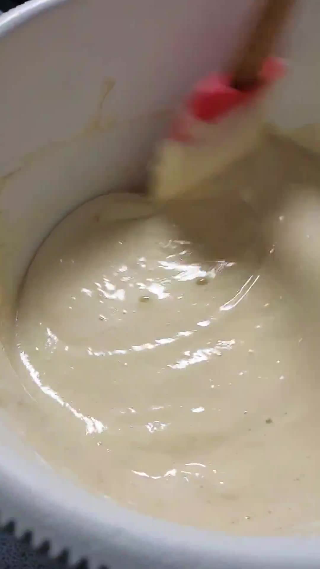 Foto langkah ke 4 dari resep Cup Cake Kokoh.