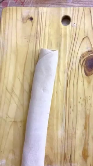 صورة لخطوة 2 من وصفة عجينة حراق اصبعه وطريقة تجفيفها وحفظها اكله سوريه مشهوره 🇸🇾
