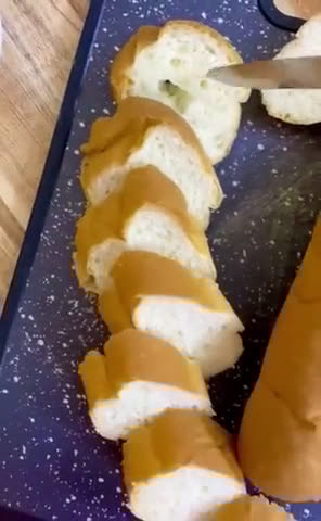 صورة لخطوة 3 من وصفة صلصة الفاصوليا الحمراء مع الخبز المحمص 🥖🍞🫓