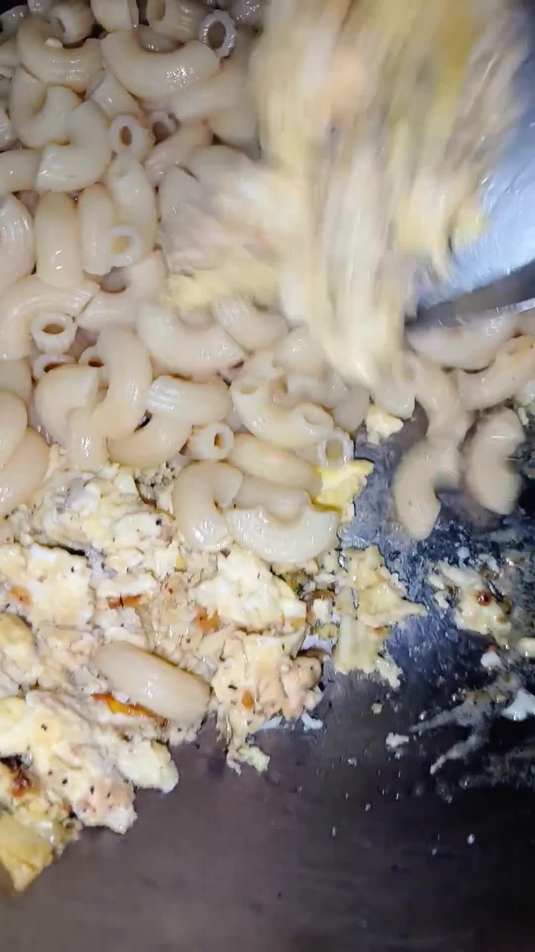 Gambar langkah 1 resipi Makaroni dan Cili Padi Goreng.