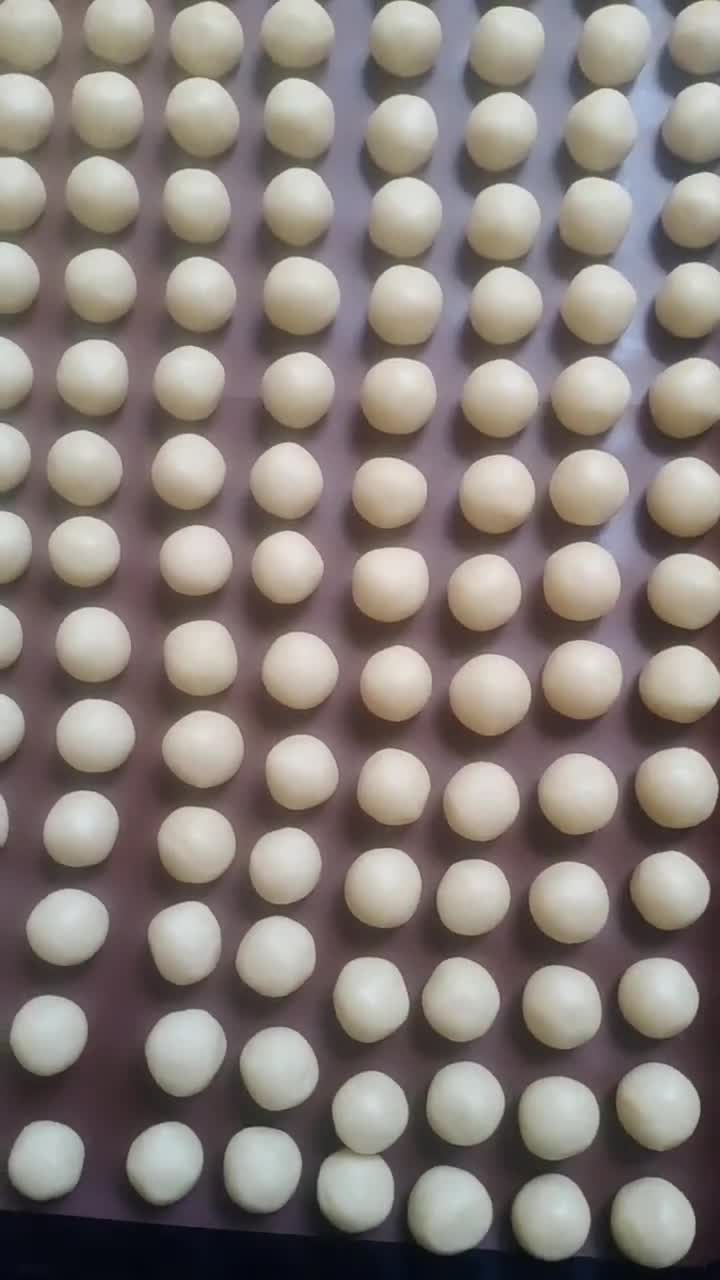 Gambar langkah 7 resipi Biskut Makmur.
