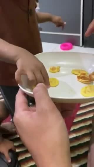 Foto langkah ke 4 dari resep Pancake Mini Simple - Snack Time - Mpasi 1+.
