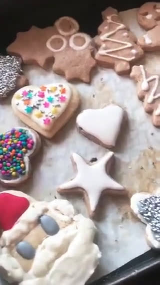 Foto del paso 4 de la receta: Galletas navideñas 🎄🎅🏼 con glasé real