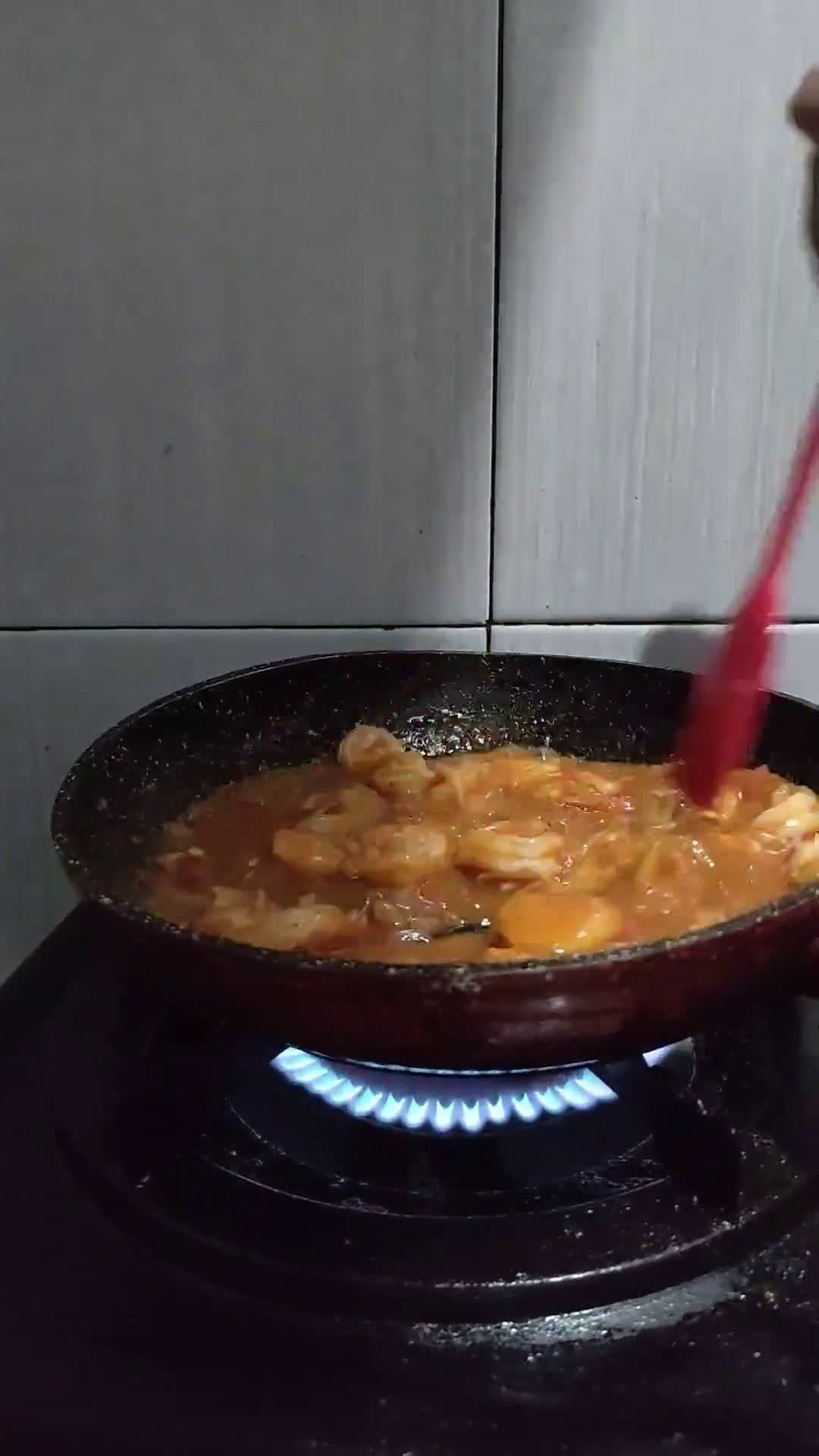 Foto langkah ke 4 dari resep Udang Asam Pedas.