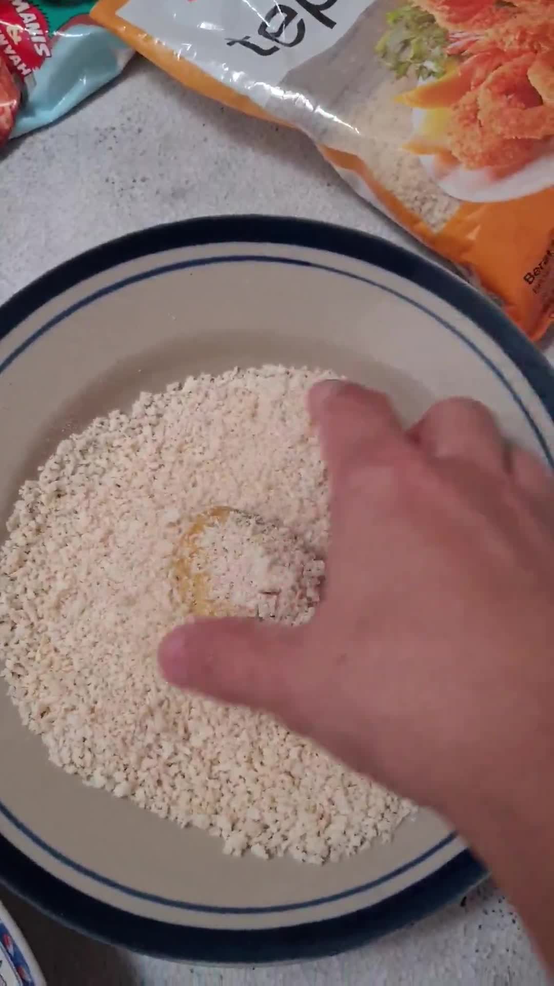 Foto langkah ke 5 dari resep Kroket pisang.