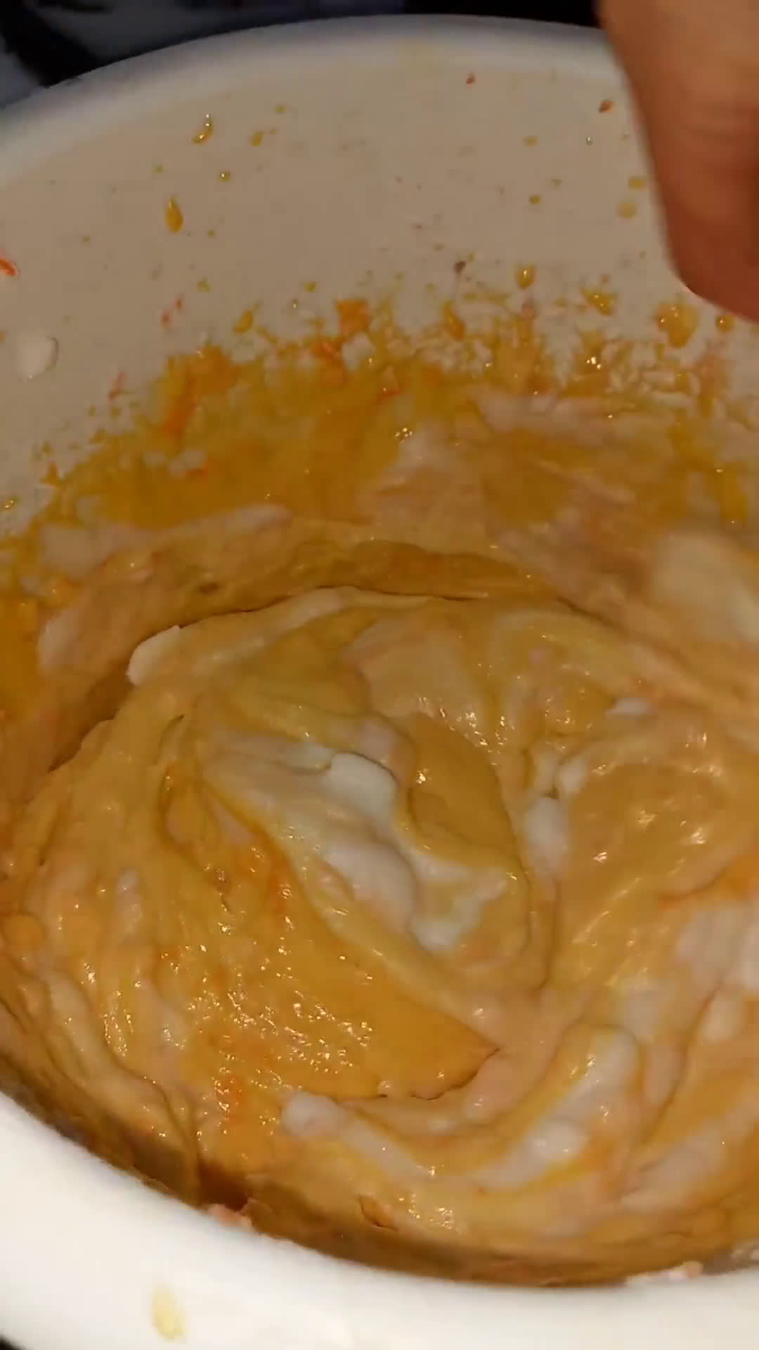 Foto del paso 2 de la receta: Carrot cupcakes esponjosos y fáciles 🥕