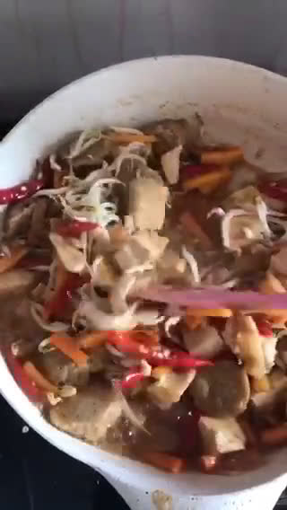 Foto langkah ke 4 dari resep Tumis Tahu Wortel Tauge.