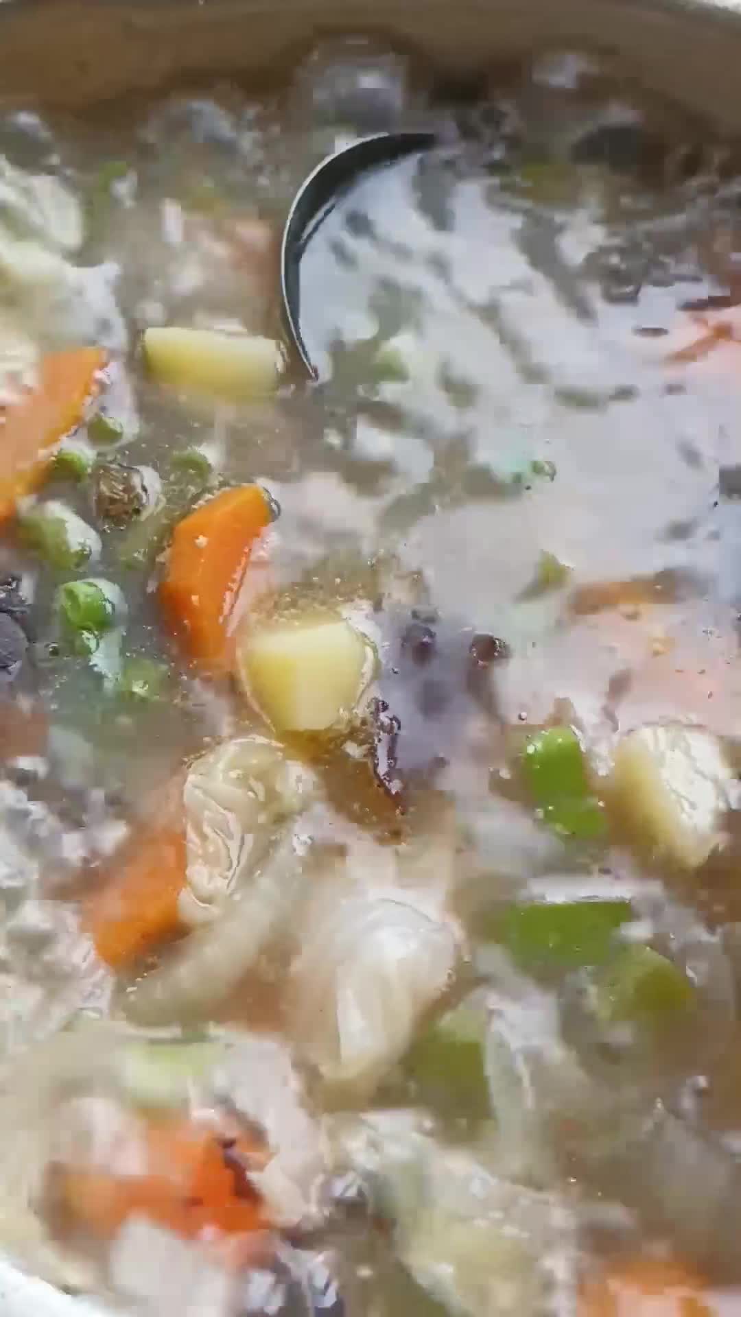 Foto langkah ke 5 dari resep Sup jamur kuping.