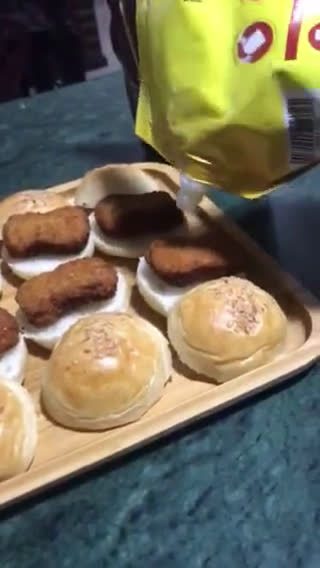 A picture of step 2 of Slider-Style Mini Burgers.