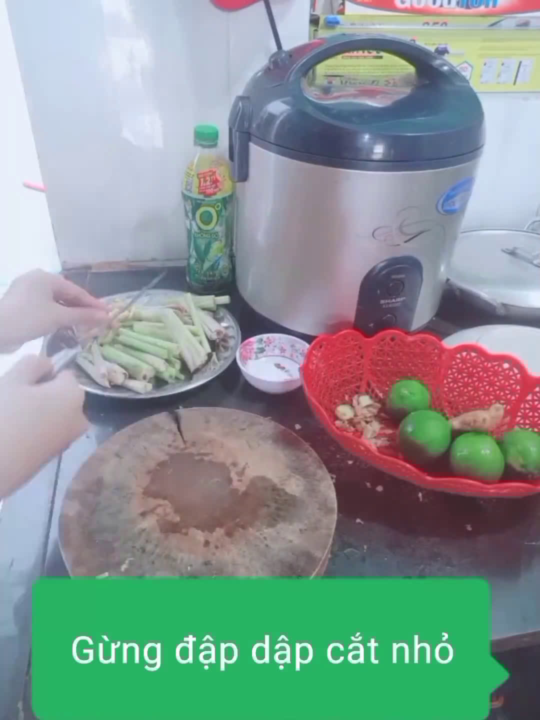 Hình bước làm 2 của món Nước chanh sả gừng