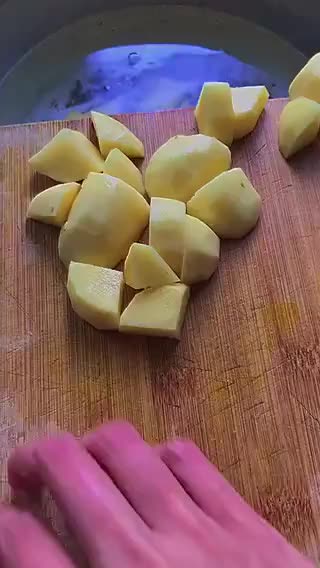 Gambar langkah 1 resipi Golden Potato Nugget 🥔 ✨.