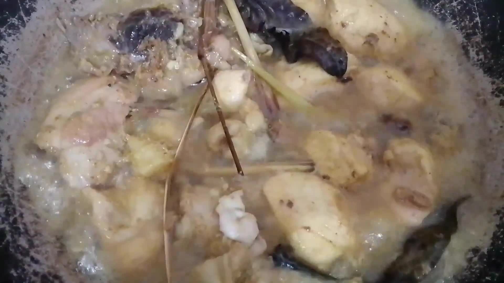 Foto langkah ke 3 dari resep Ayam Goreng Lengkuas.