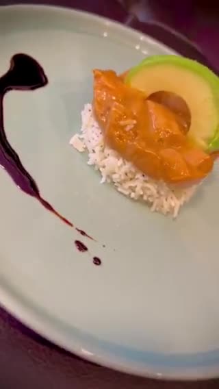 Foto del paso 7 de la receta: Tartar saludable: salmón con salsa Perrins, soja, mostaza de Dijon y arroz con polvo de hierbabuena