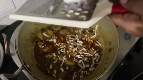 मशरुम की सूखी सब्ज़ी (Mushroom ki sukhi sabzi recipe in Hindi) रेसिपी चरण 7 फोटो