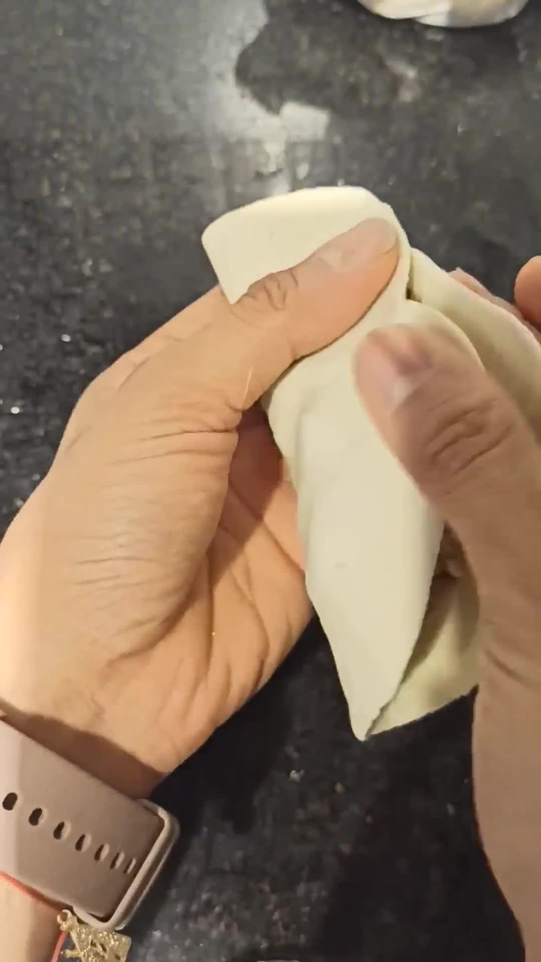 Foto del paso 5 de la receta: La mejor masa de empanadas