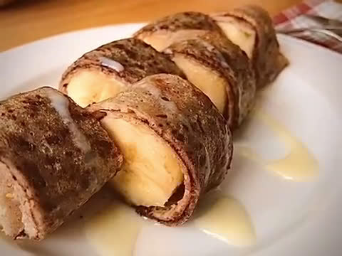 Hình bước làm 4 của món 💚 Gallette (Crepe Kiều Mạch) Cuộn Chuối & Socola Đen - Bữa Sáng 5 Phút