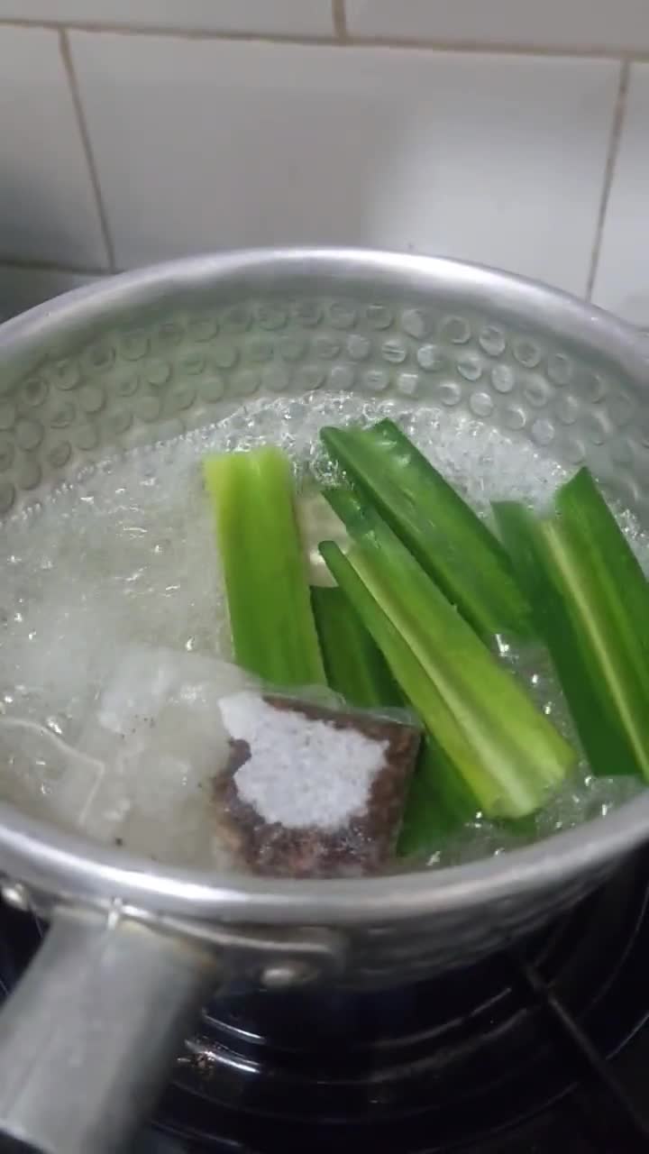 Foto langkah ke 3 dari resep Ice Tea Java ala Bioskop XXI.