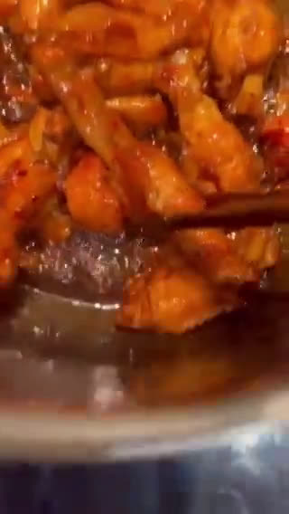 Hình bước làm 3 của món Cánh gà nấu coca siêu ngon