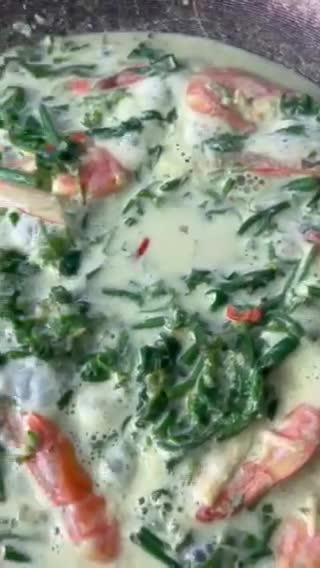 Gambar langkah 4 resipi Masak lemak cili api pucuk paku & udang.