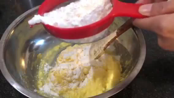 Foto langkah ke 2 dari resep Kukis Pelangi Teflon 3 Bahan.