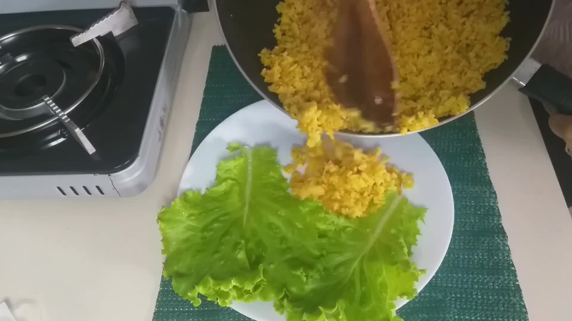 Foto langkah ke 6 dari resep 21. Nasi Goreng Kunyit.
