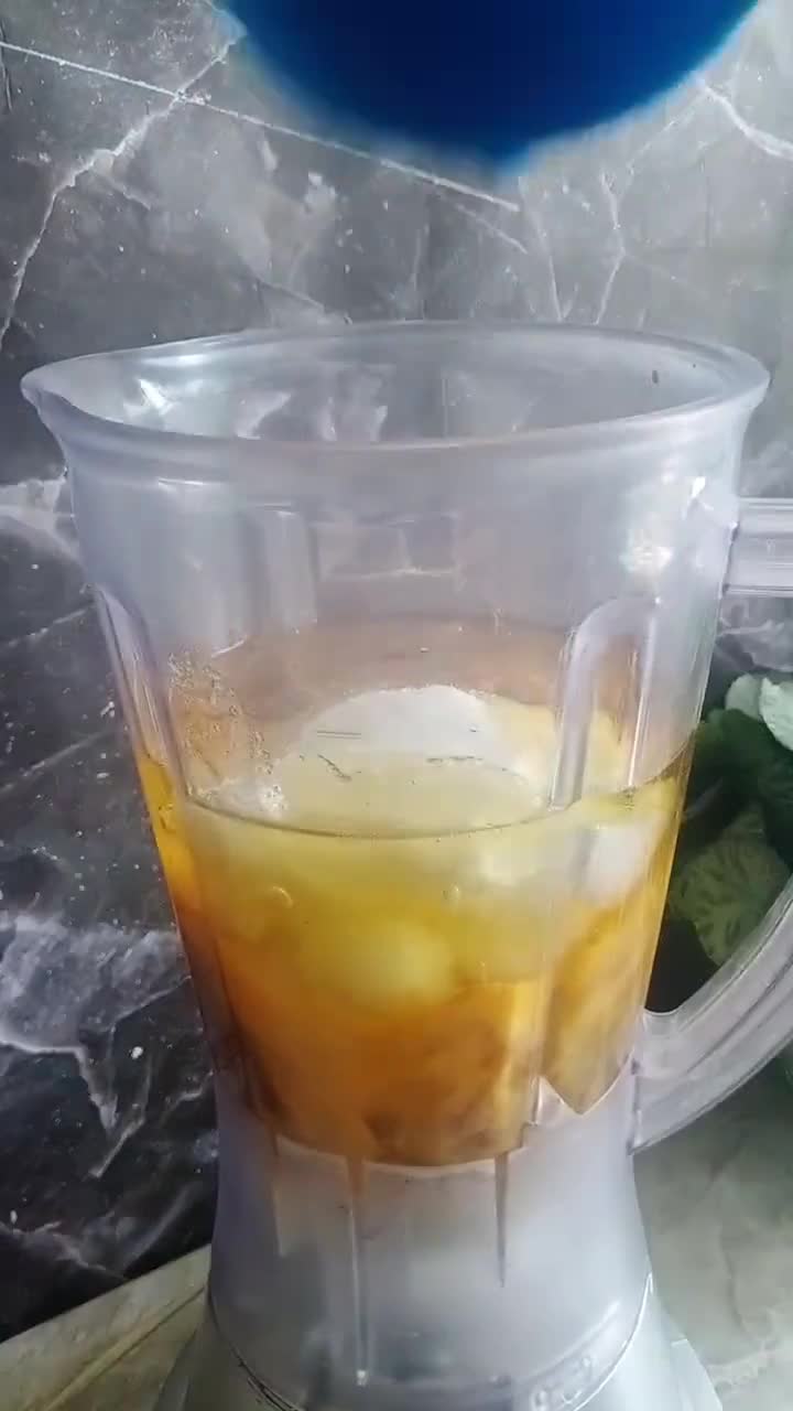 Gambar langkah 2 resipi Kek Pisang Coklat.