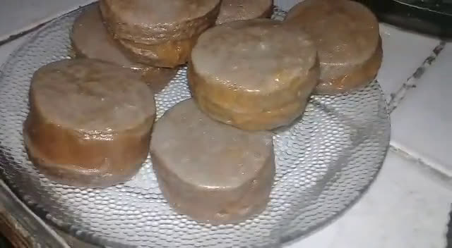 Foto del paso 8 de la receta: Alfajores marplatenses y con baño de azúcar!!!🍫🍫