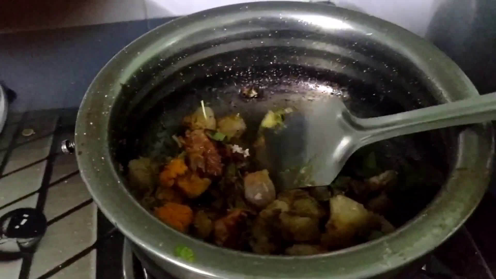केळ सुरण ची भाजी (kela suran chi bhaji recipe in marathi) रेसिपी स्टेप 3 फोटो 