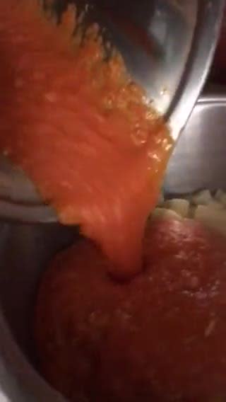 Foto del paso 11 de la receta: Tortelloni con salsa de tomate y atún
