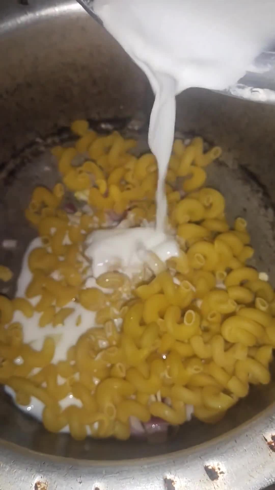 A picture of step 3 of Instant Macaroni with leftover karahi.