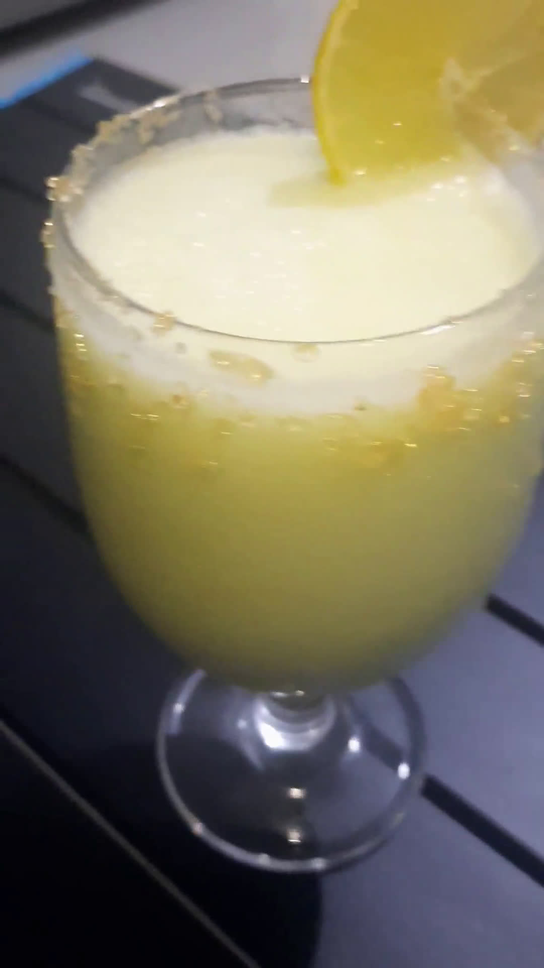 Foto langkah ke 5 dari resep Jus melon jeruk nipis sampul cafe 😉.