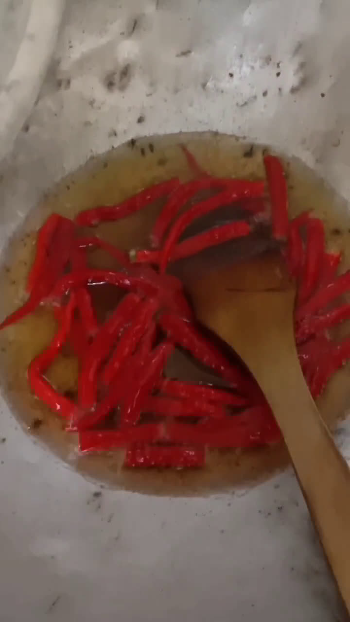 Foto langkah ke 2 dari resep Sambel Goreng Tempe Kemangi.