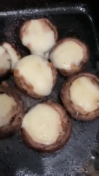 Foto langkah ke 3 dari resep Bekal Nasi Salmon Jamur Keju.