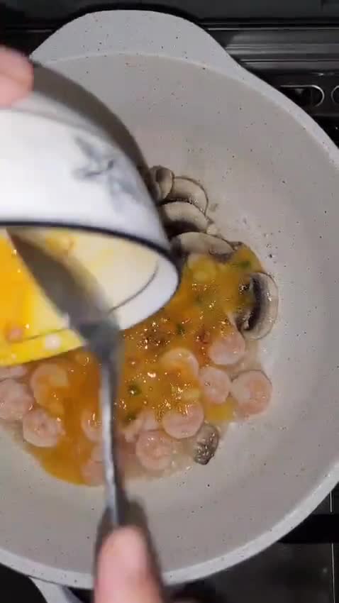 Foto langkah ke 4 dari resep Nasi Telur Hongkong (Chiffon Egg Rice).