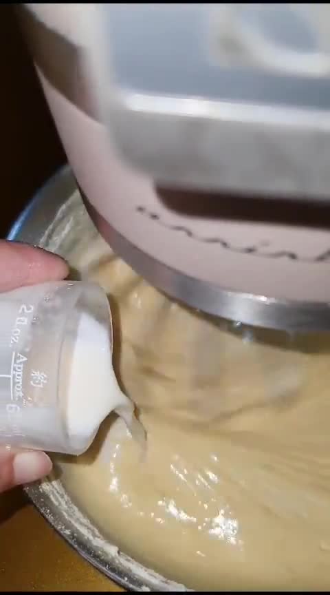Foto langkah ke 4 dari resep Bolu Talas Kukus Keju.