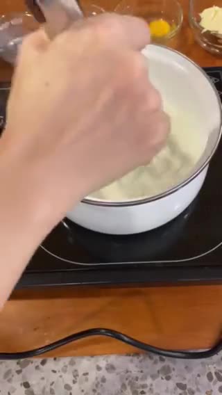 Foto langkah ke 2 dari resep Cheese Custard Pastry.