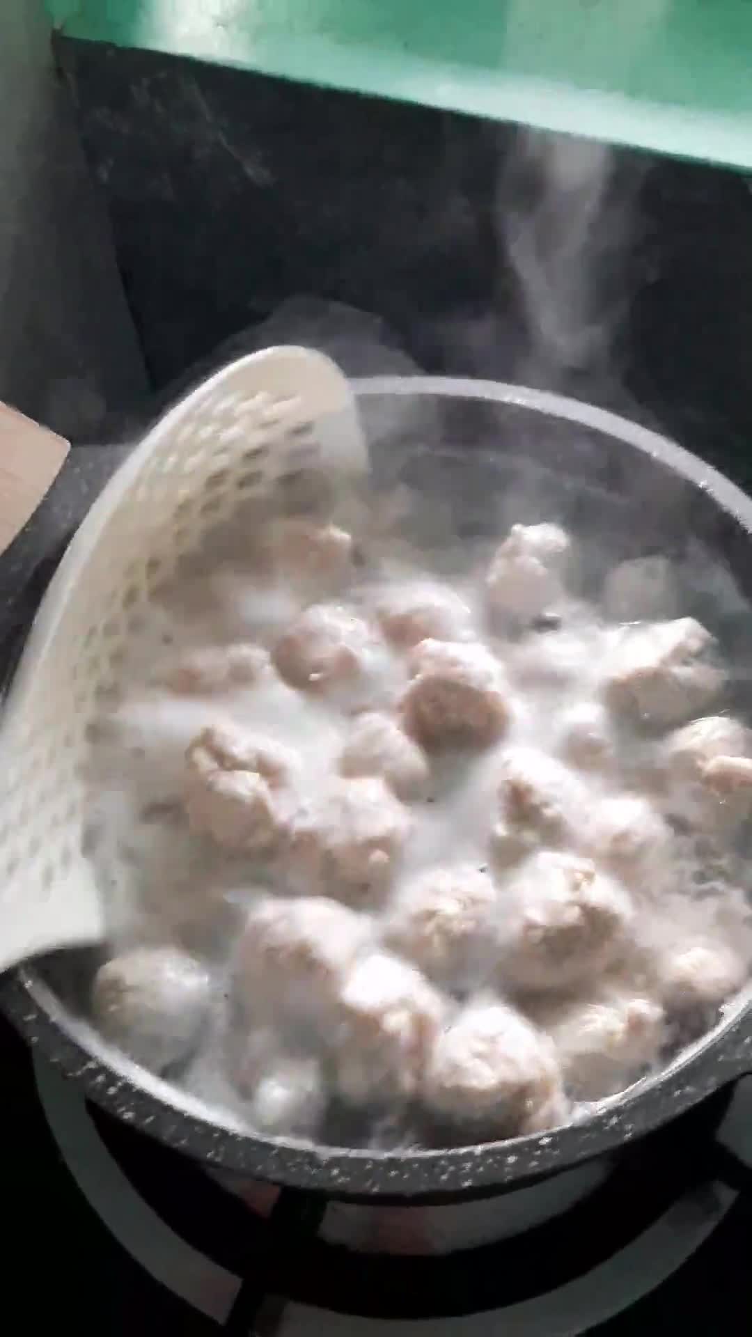 Foto langkah ke 3 dari resep Bakso Ayam Tanpa Tepung.