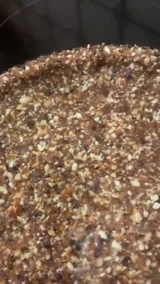 A picture of step 2 of Nut Tart with Banana and Cocoa.