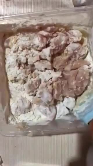 Foto langkah ke 1 dari resep Ayam Goreng Tepung Saus Lada Hitam.
