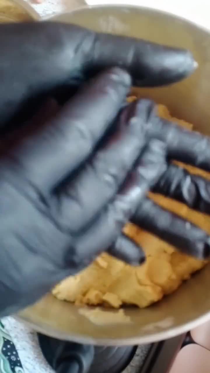 Gambar langkah 6 resipi Biskut Makmur.
